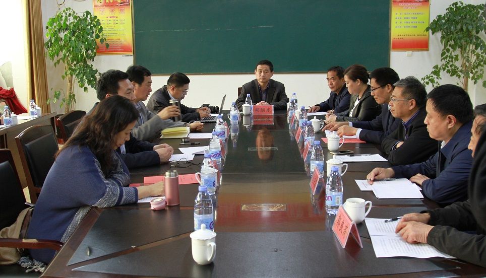 省厅专家组到我县进行国 家级农村职业教育和成人教育示范县验收