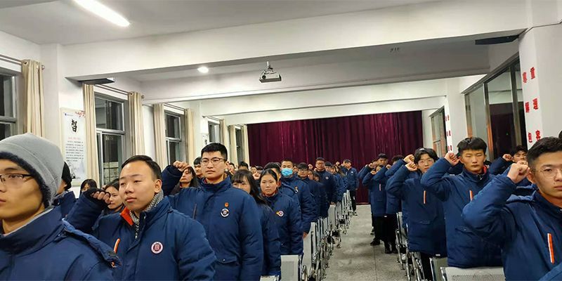 多宝手机网页版登录入口举行2020年度新团员入团仪式