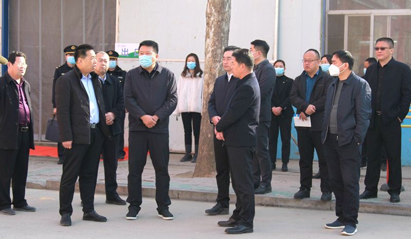 县长邓兆朋到多宝手机网页版登录入口开展食品安全实地调研活动