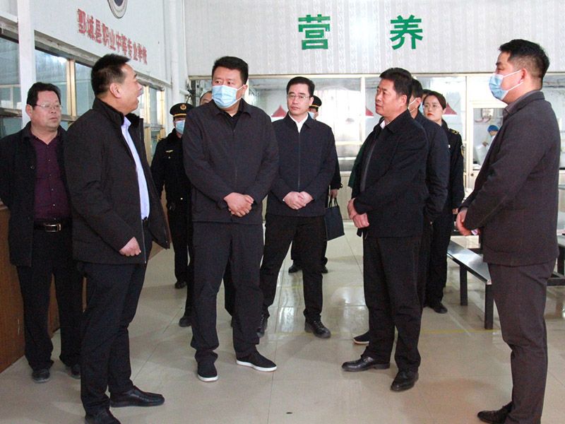 县长邓兆朋到多宝手机网页版登录入口开展食品安全实地调研活动